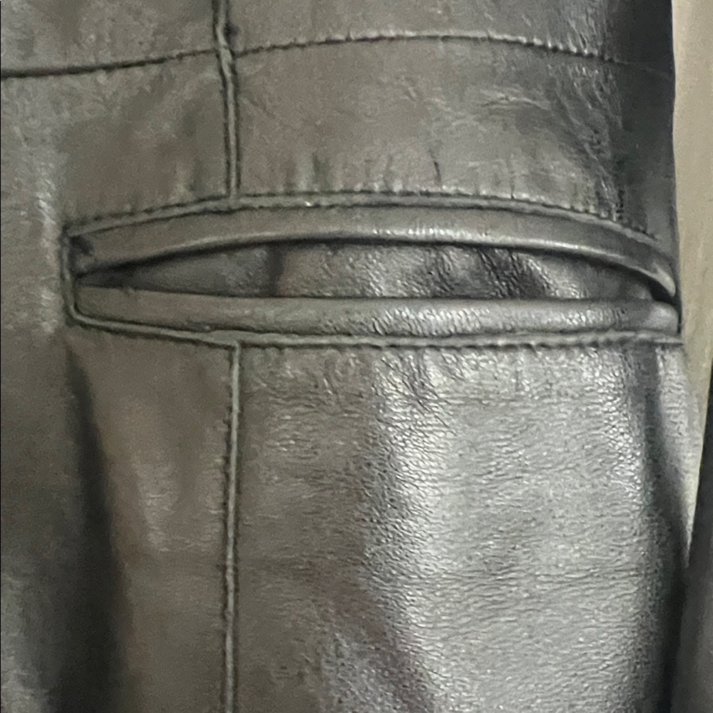 Vintage Bebe genuine leather Sleek Black Trench Coat tailored fit with 3 buttons - Picture 6 of 12